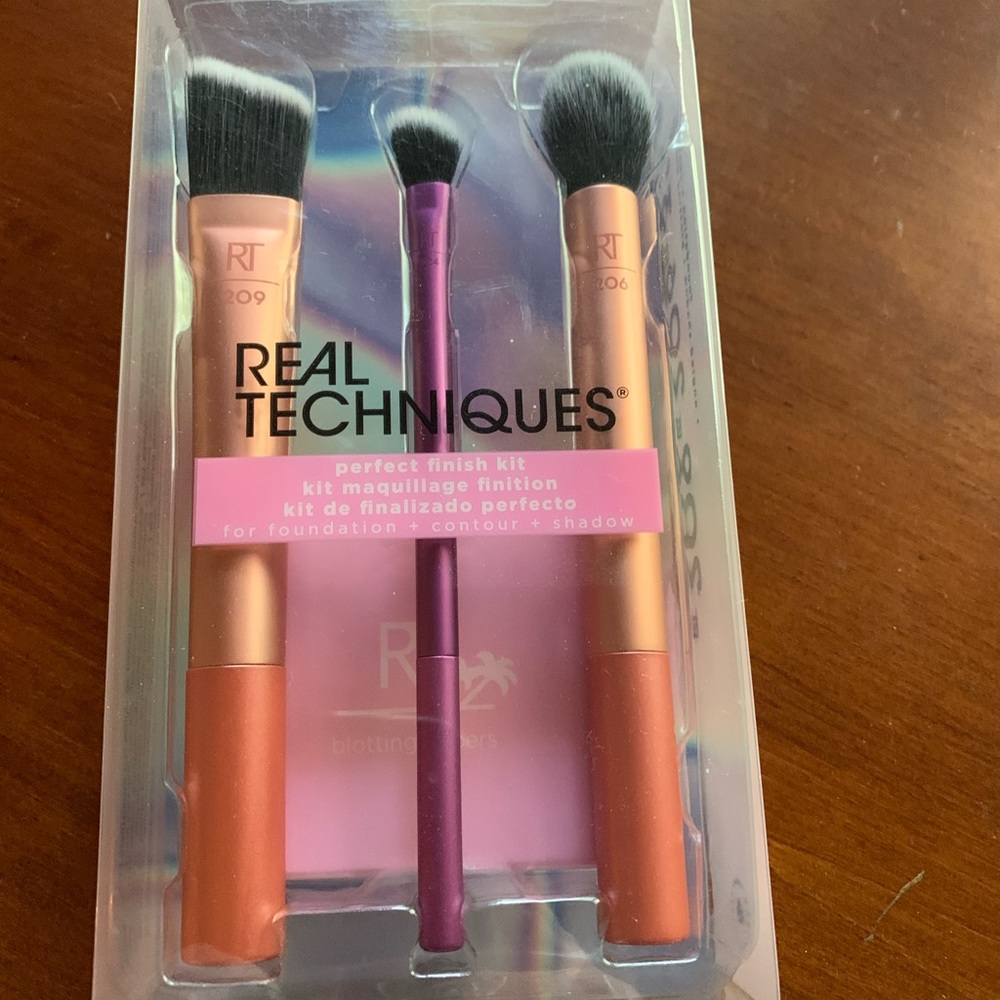 Real Techniques Perfect Finish Kit